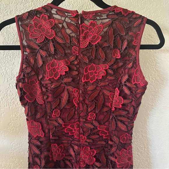 White House Black Market Red tonal Floral pencil sheath Lace Midi Dress - Picture 6 of 6